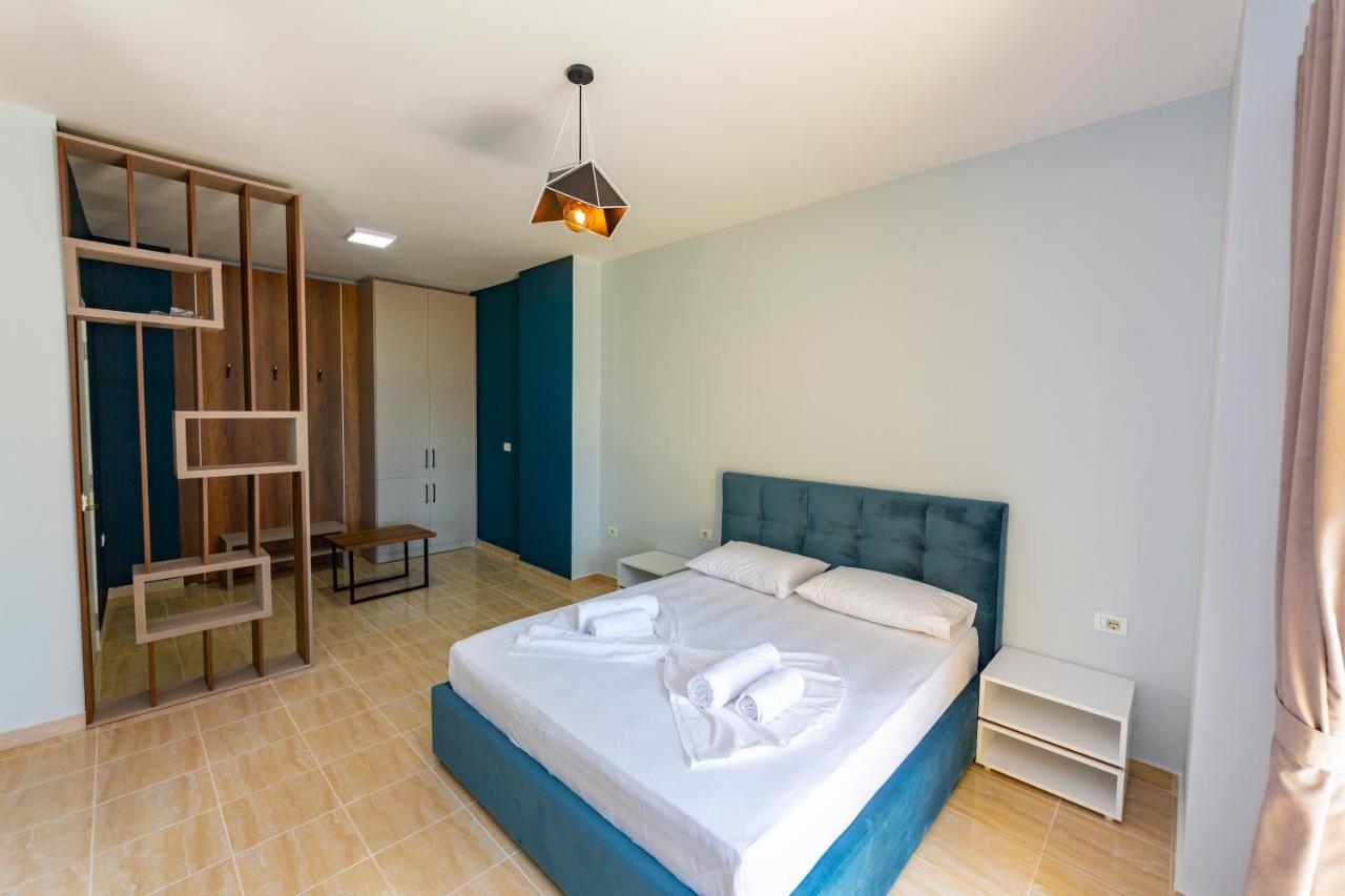 Ponari S Hotel Kryemëdhej Екстериор снимка