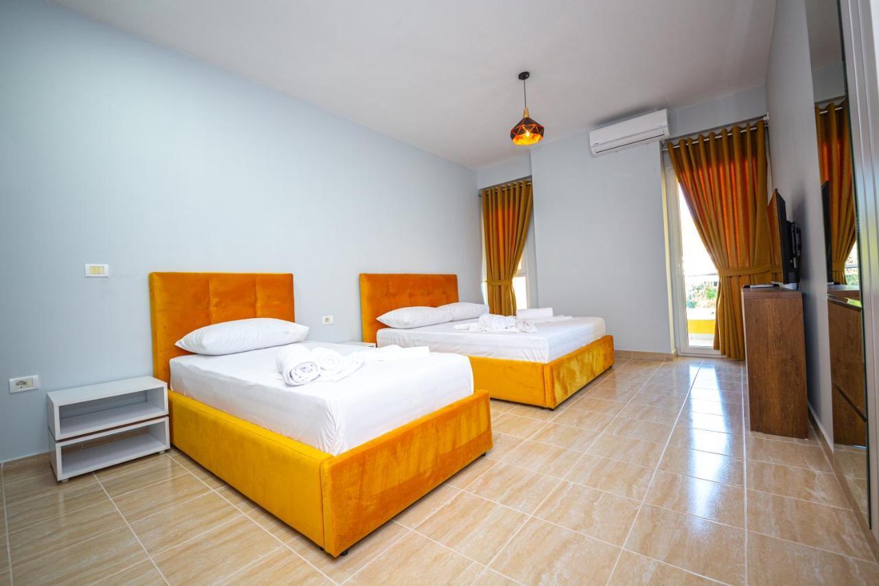 Ponari S Hotel Kryemëdhej Екстериор снимка