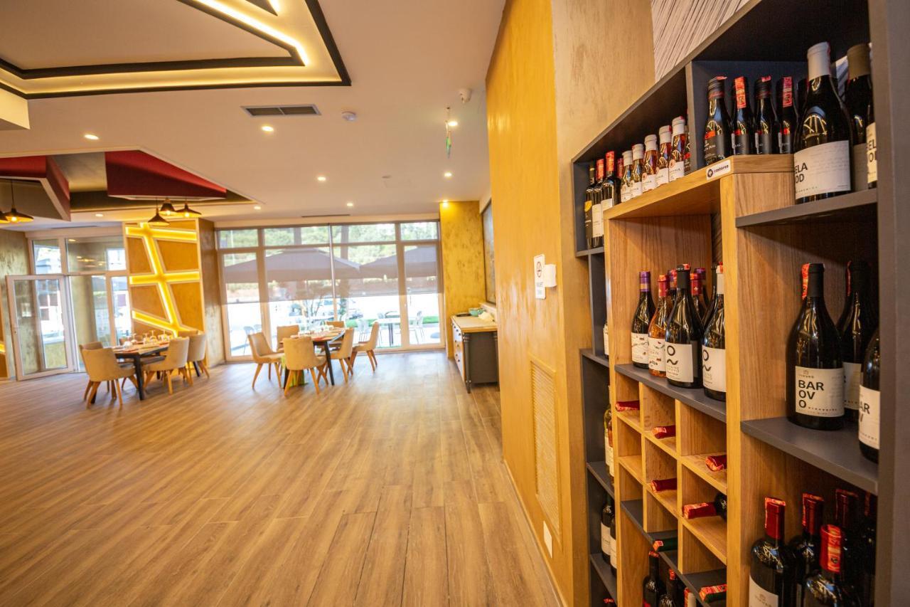 Ponari S Hotel Kryemëdhej Екстериор снимка