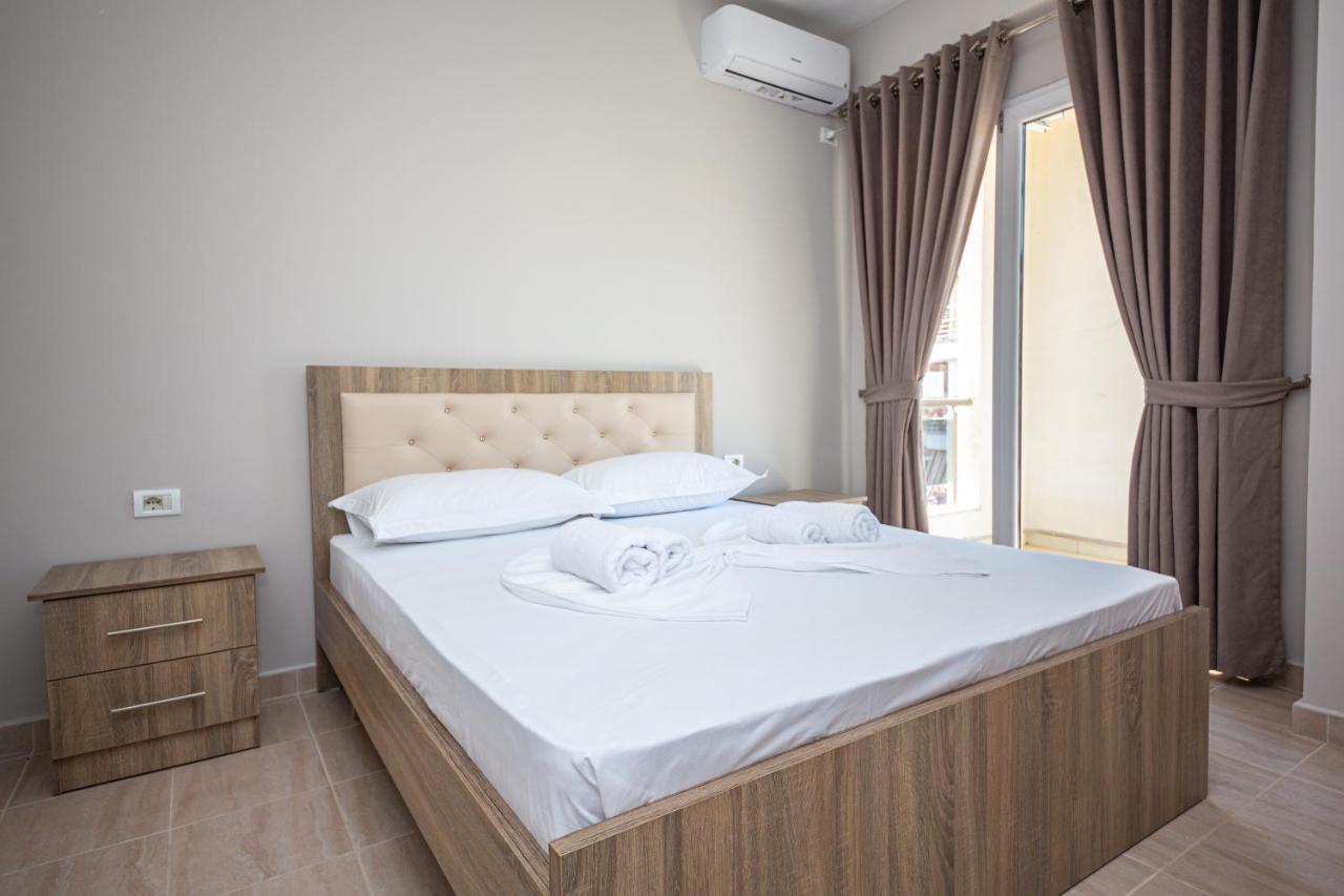 Ponari S Hotel Kryemëdhej Екстериор снимка