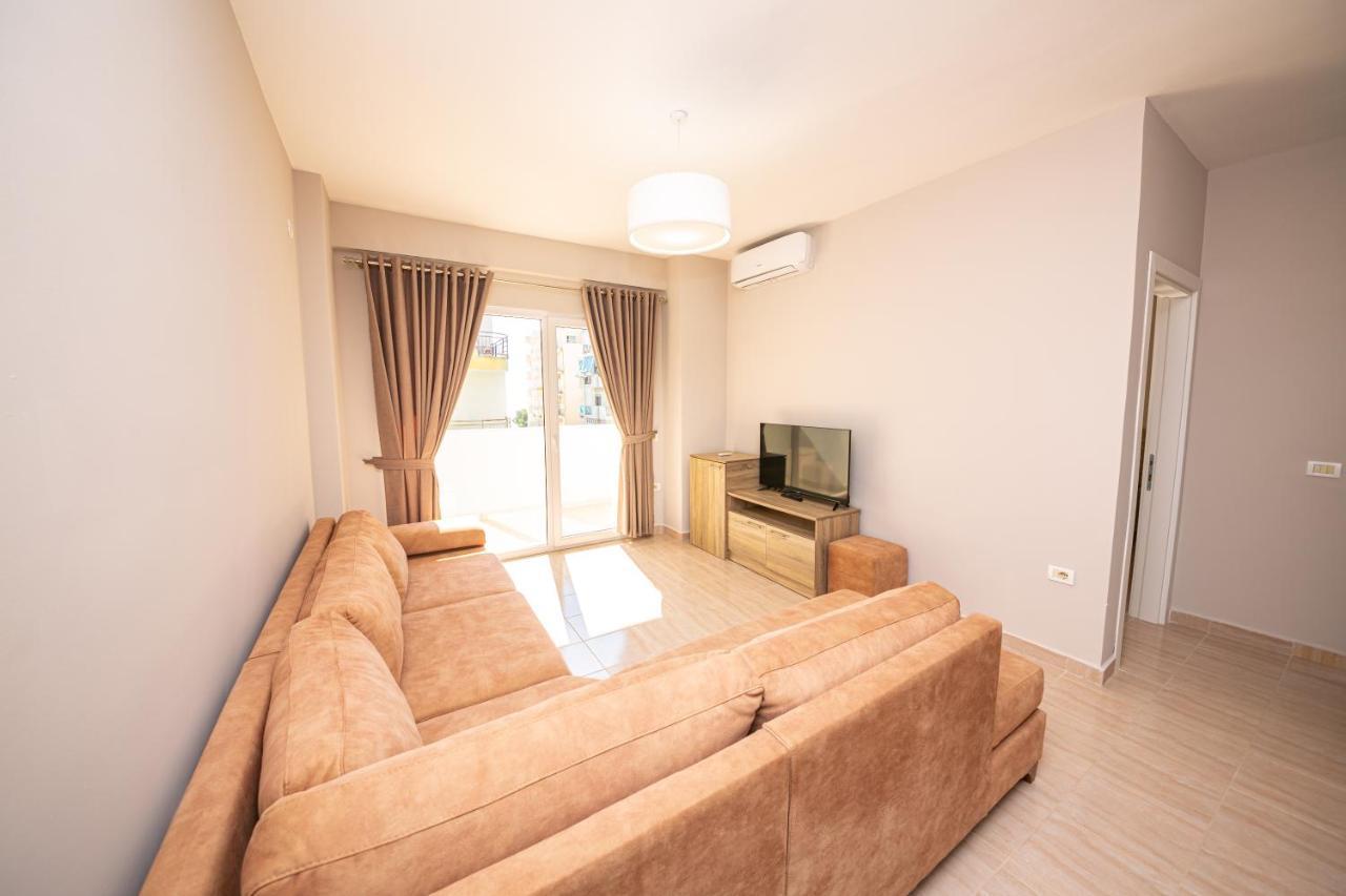 Ponari S Hotel Kryemëdhej Екстериор снимка