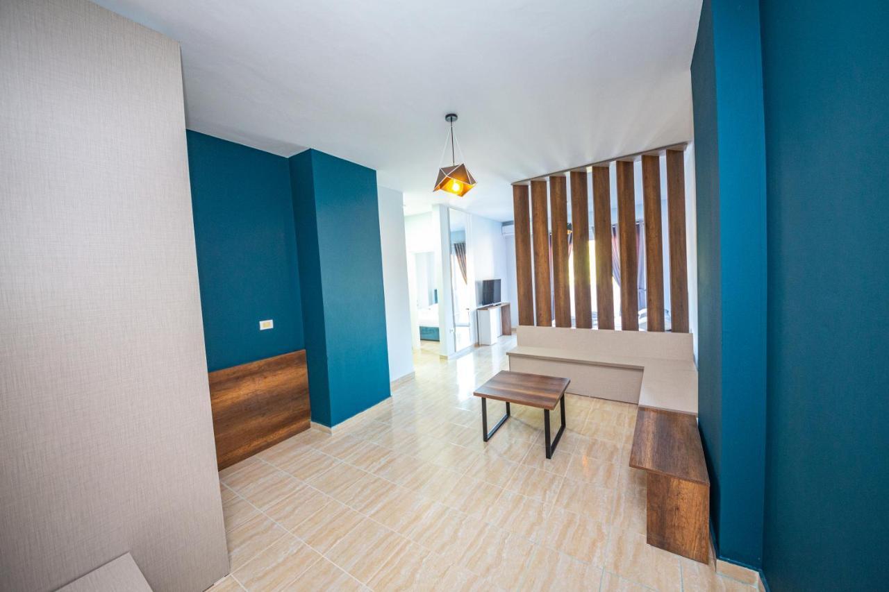 Ponari S Hotel Kryemëdhej Екстериор снимка
