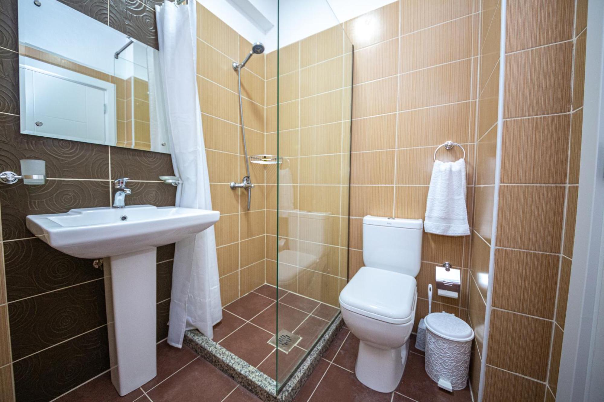 Ponari S Hotel Kryemëdhej Стая снимка